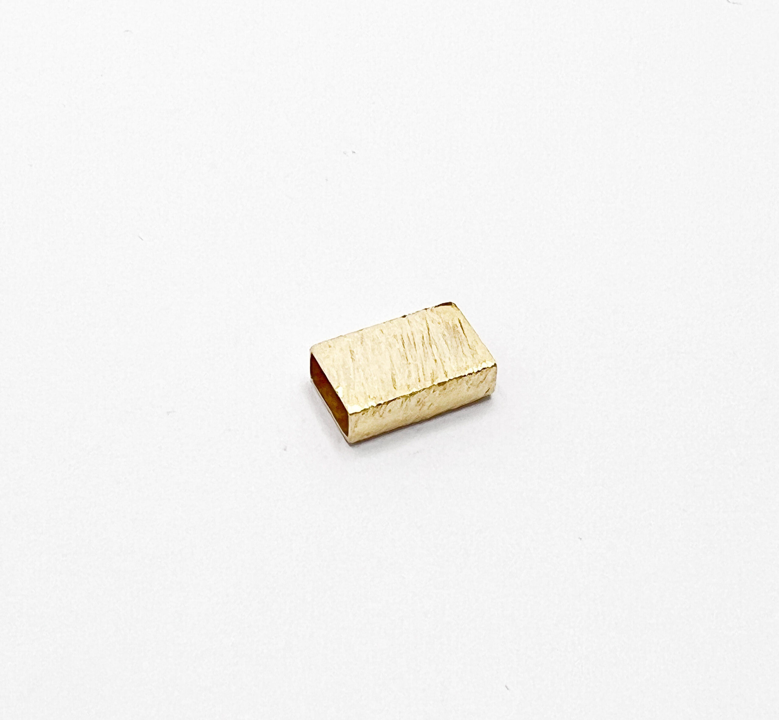 Separador Dorado Rectangular 10mm (uni)