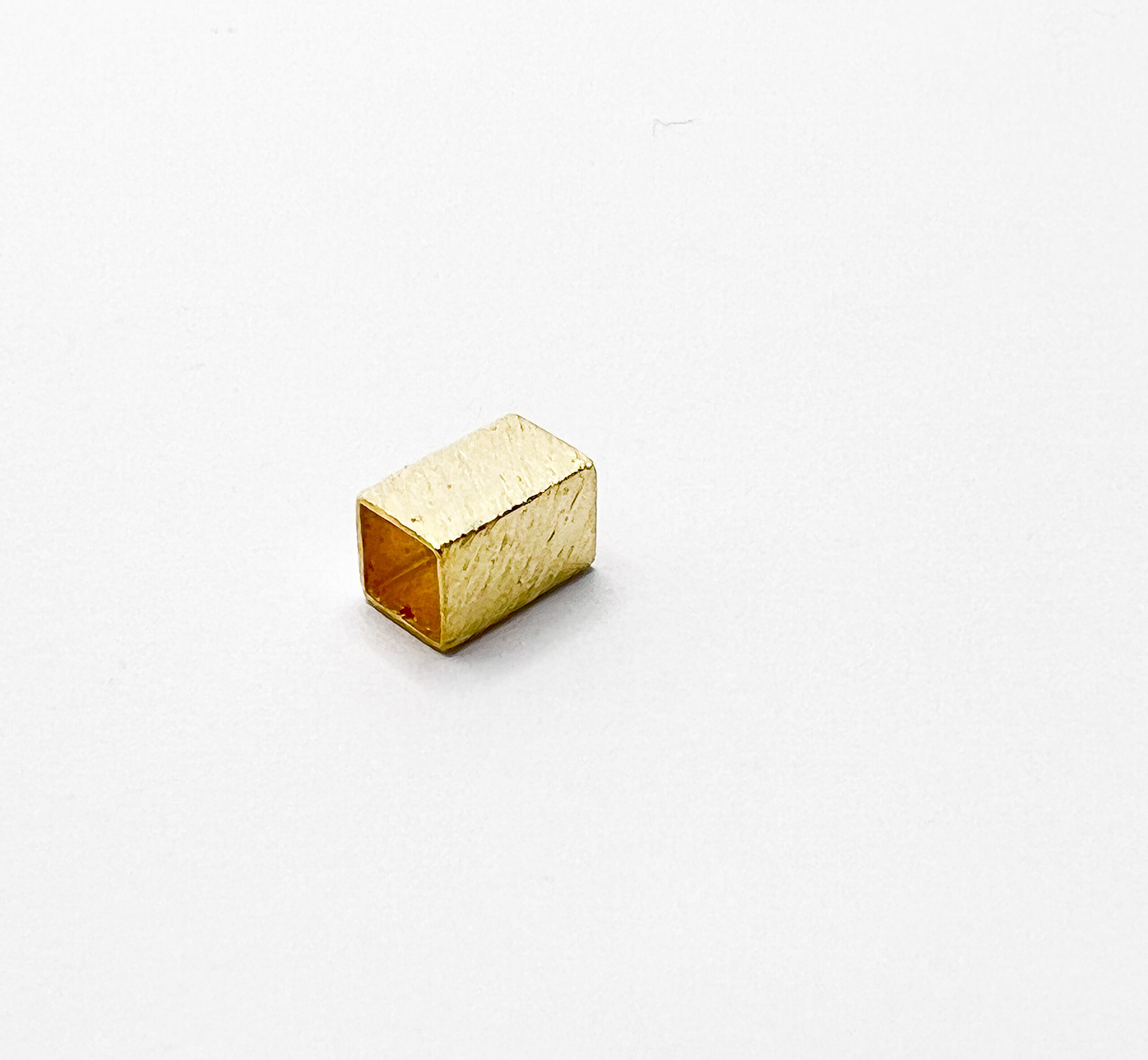 Separador Dorado Rectangular 6mm (6 uni)